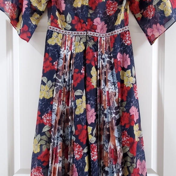 NWT Kaimilan floral dress - Picture 5 of 7